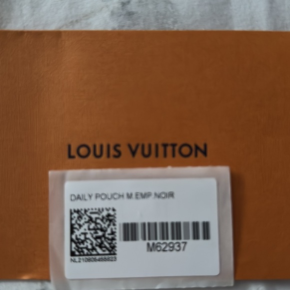 Authentic Louis Vuitton Daily Pouch - Picture 7 of 9